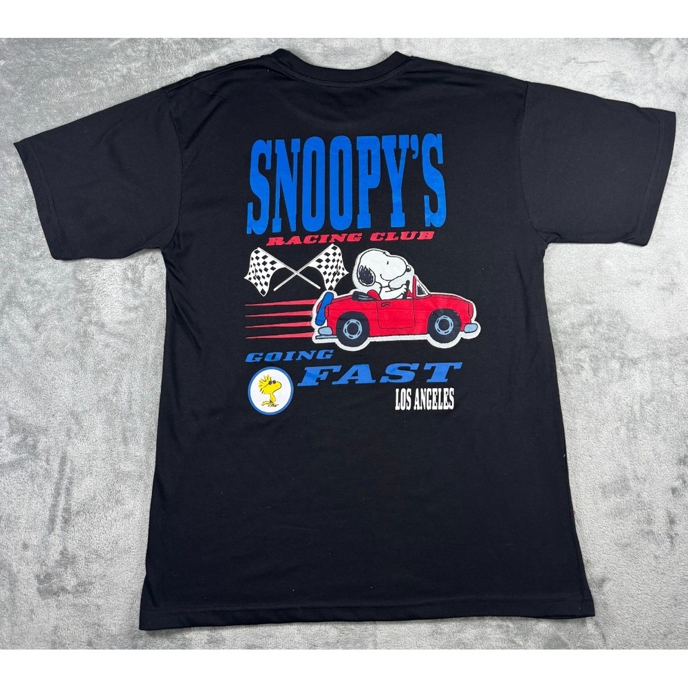 Peanuts Snoopy Racing Club Going Fast Black Size Medium T-Shirt RN 150631 - Picture 8 of 11